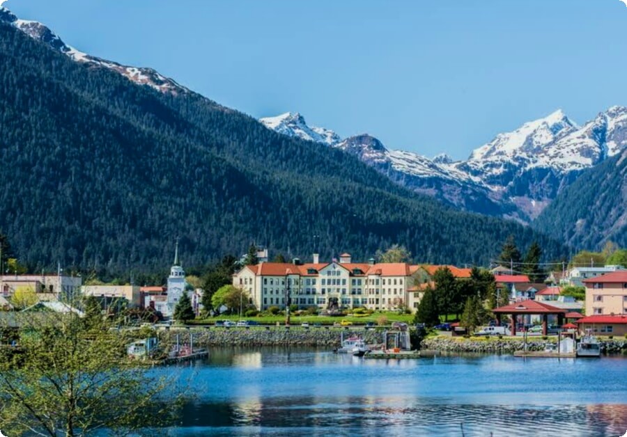 STATELE UNITE ALE AMERICII. Ce poate atrage turiștii în Alaska?